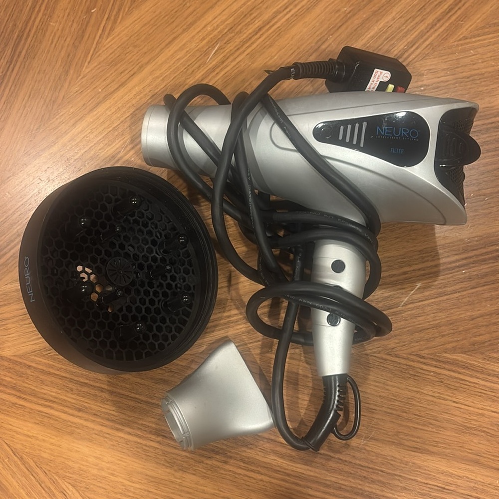 Neuro Silver Hair Dryer with Diffuser